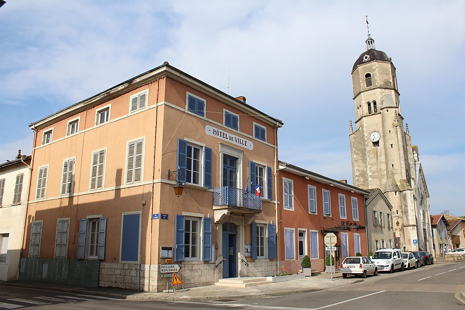 Hôtel Ville Église Assomption Bâgé Châtel 5
