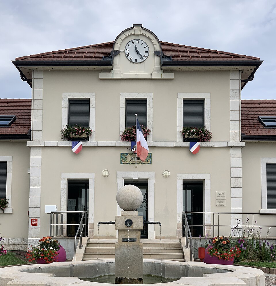 Mairie Cessy Ain 7