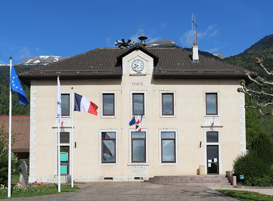 Mairie Échenevex 6