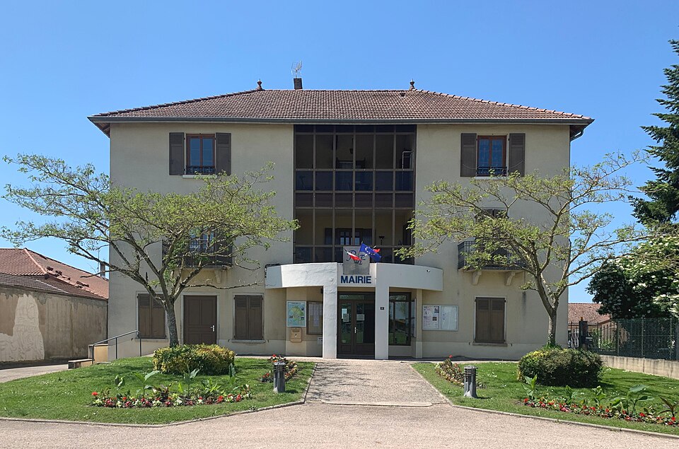 Mairie de Faramans (Ain) en mai 2020