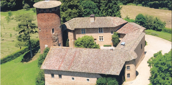 Tour de Chavagneux au sud de la Bourgogne