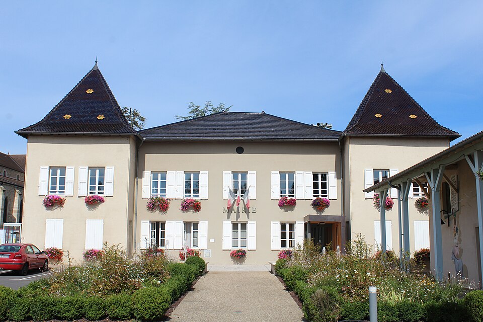 Mairie Grièges 3