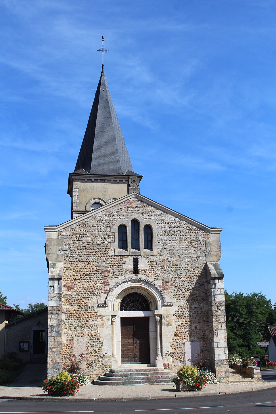 Église St Didier Montracol 12