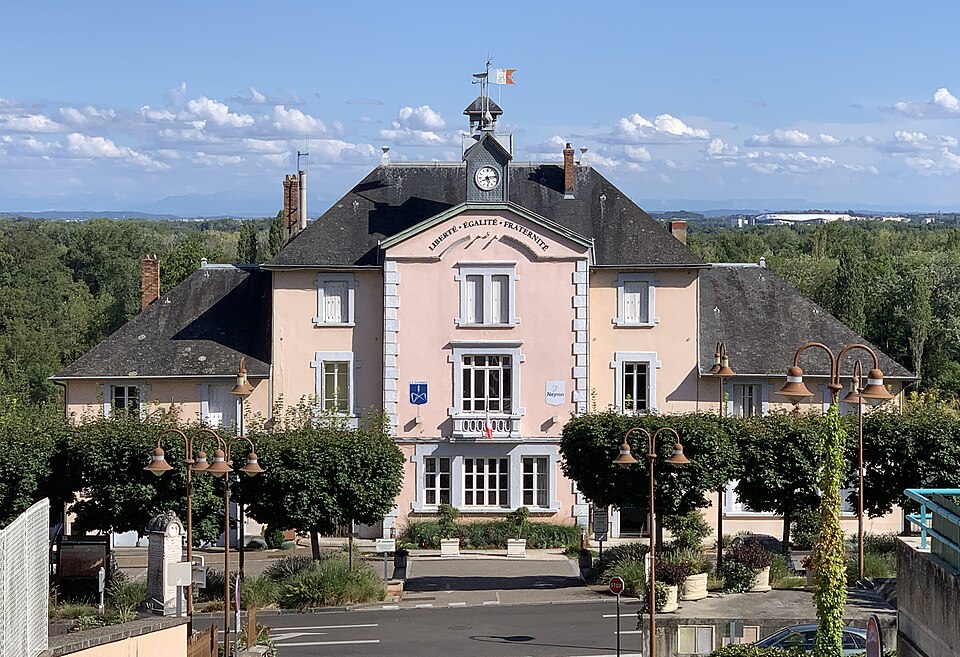 Mairie Neyron 6