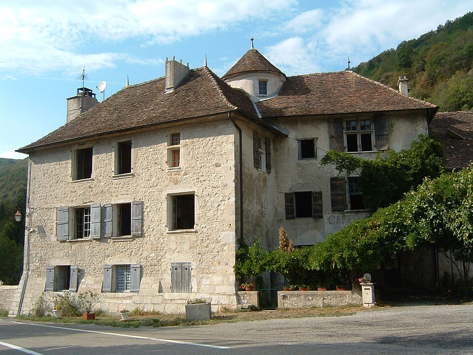 Chateau — de — Rossillon — 2