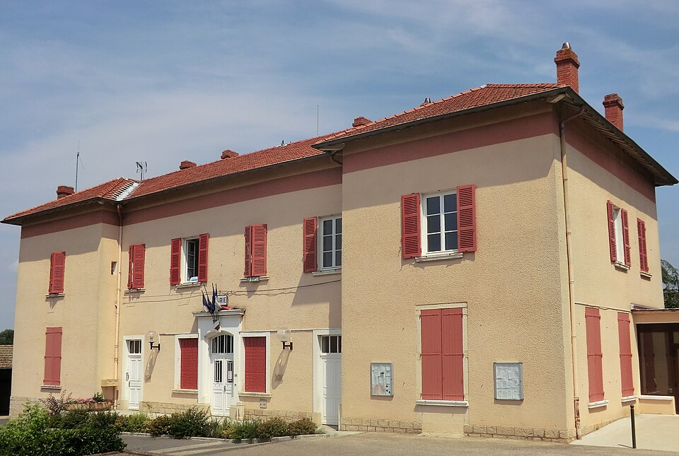 Mairie de Saint — Didier — de — Formans — 3