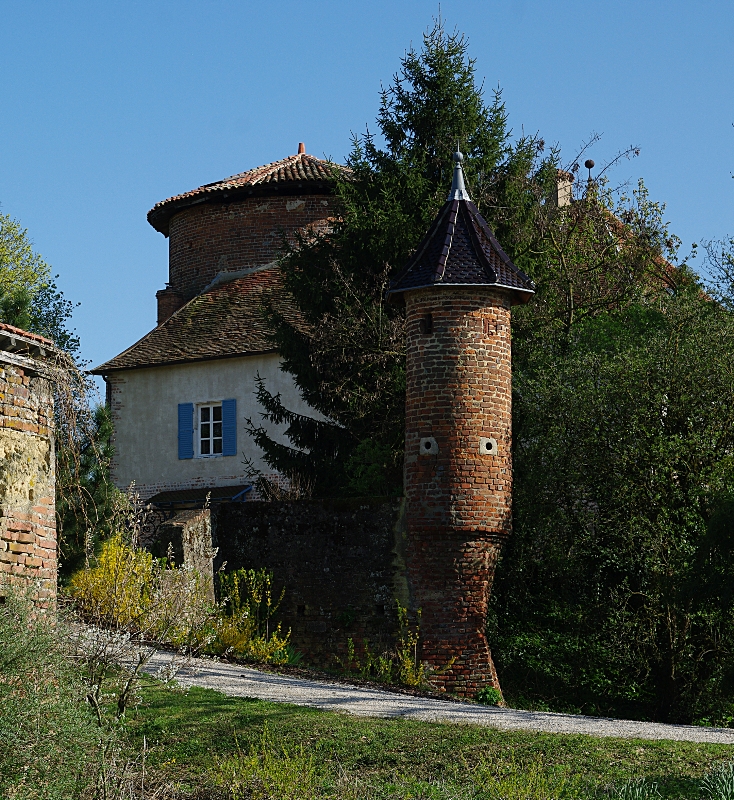 Sandrans, le château