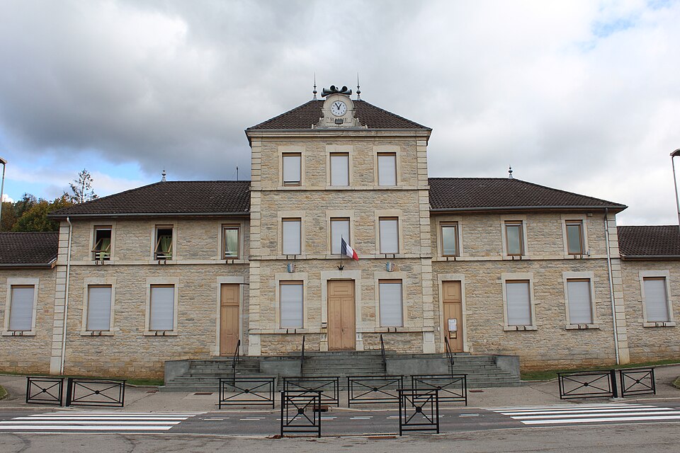 Mairie Sault Brénaz 1