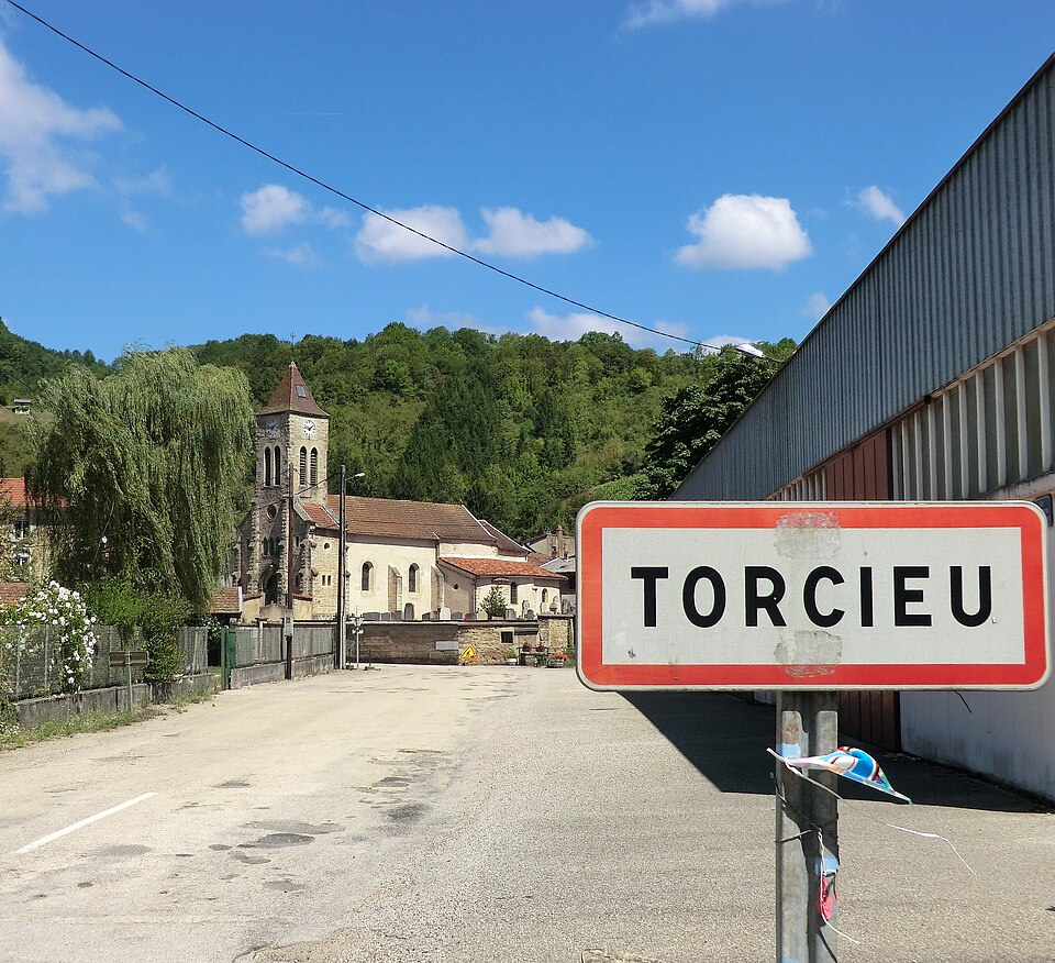 Entrée dans Torcieu