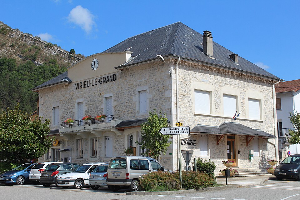 Mairie Virieu Grand 6