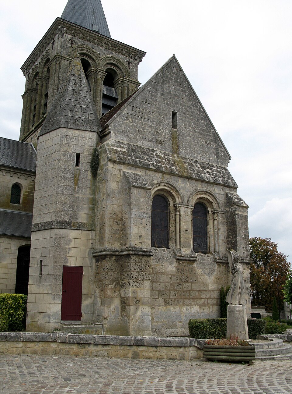 Acy église et monument — aux — morts 1