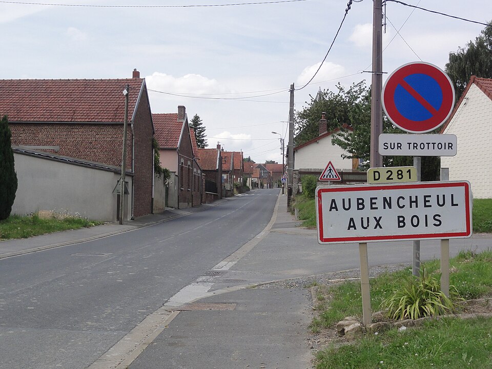 Aubencheul — aux — Bois (Aisne) city limit sign