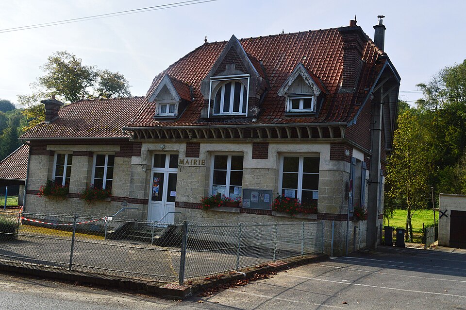 Bassoles — Aulers Mairie