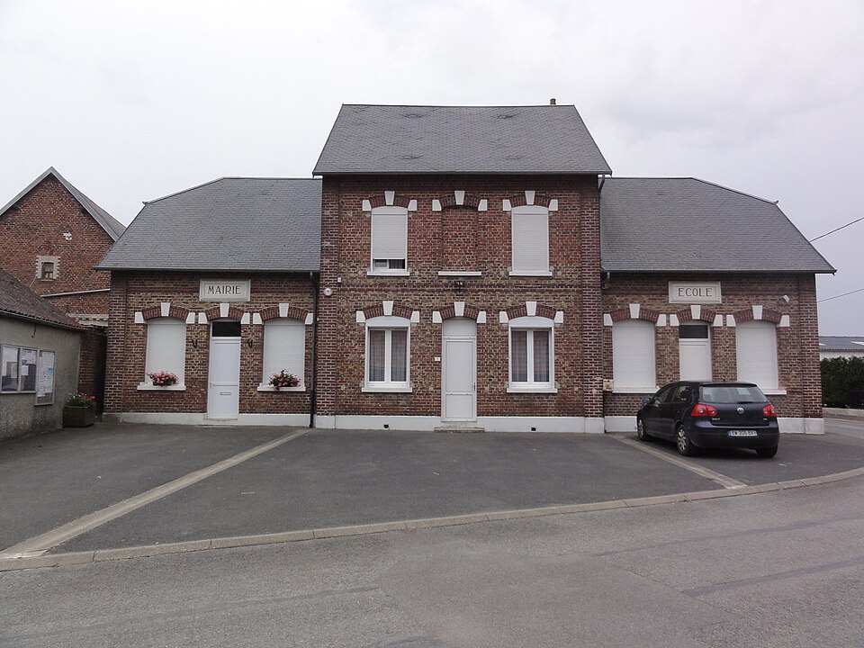 Benay (Aisne) mairie — école