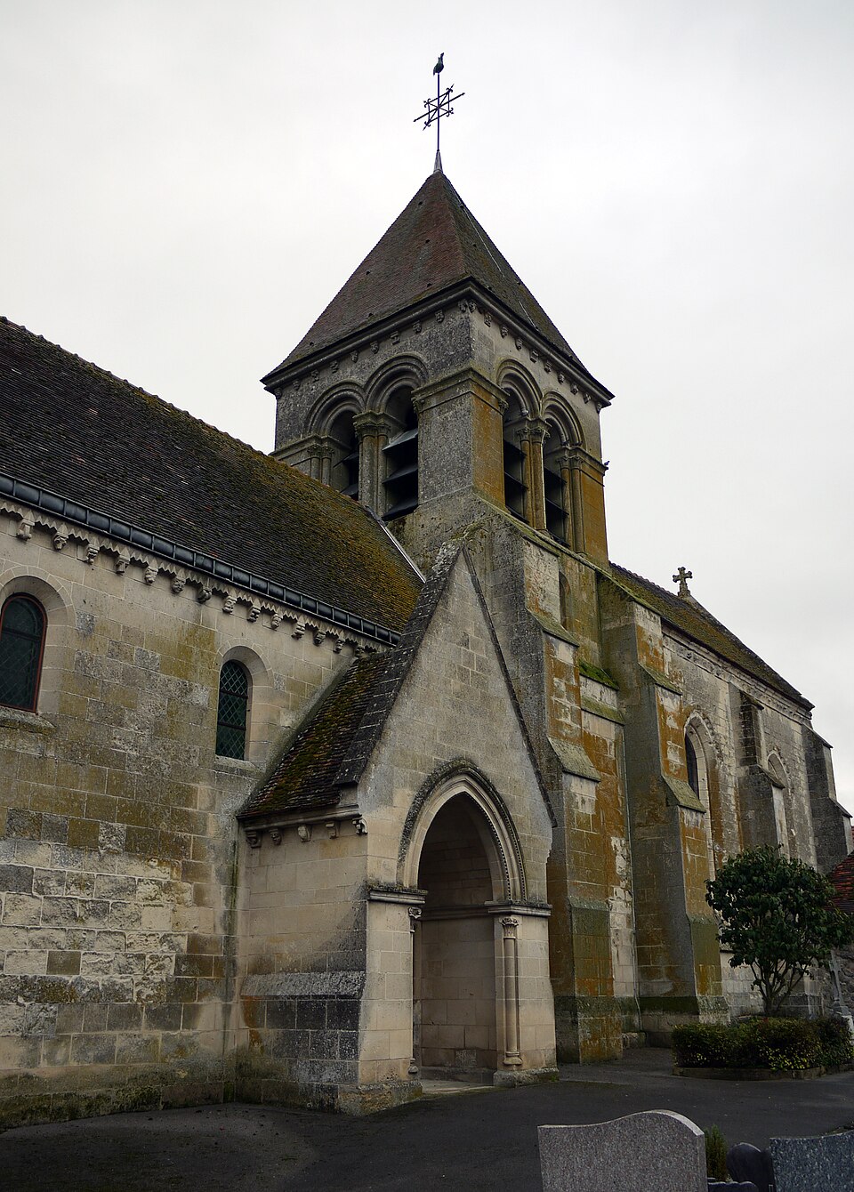 Église Saint — Pierre de Beugneux 4