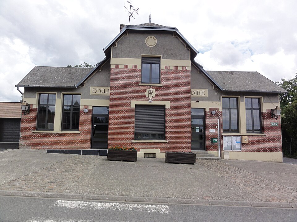 Bray — Saint — Christophe (Aisne) mairie — école