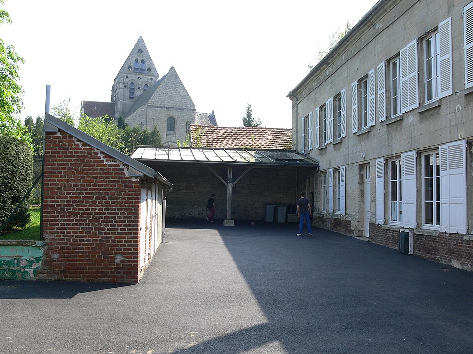 Camelin — eglise — ecole