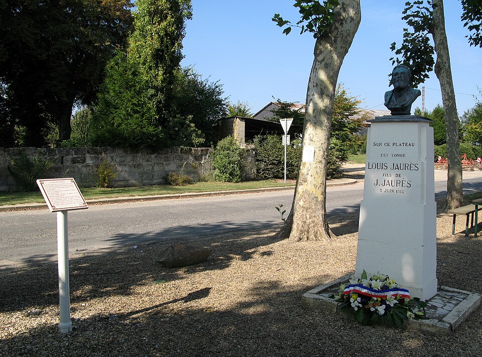 Chaudun monument Louis Jaurès 1
