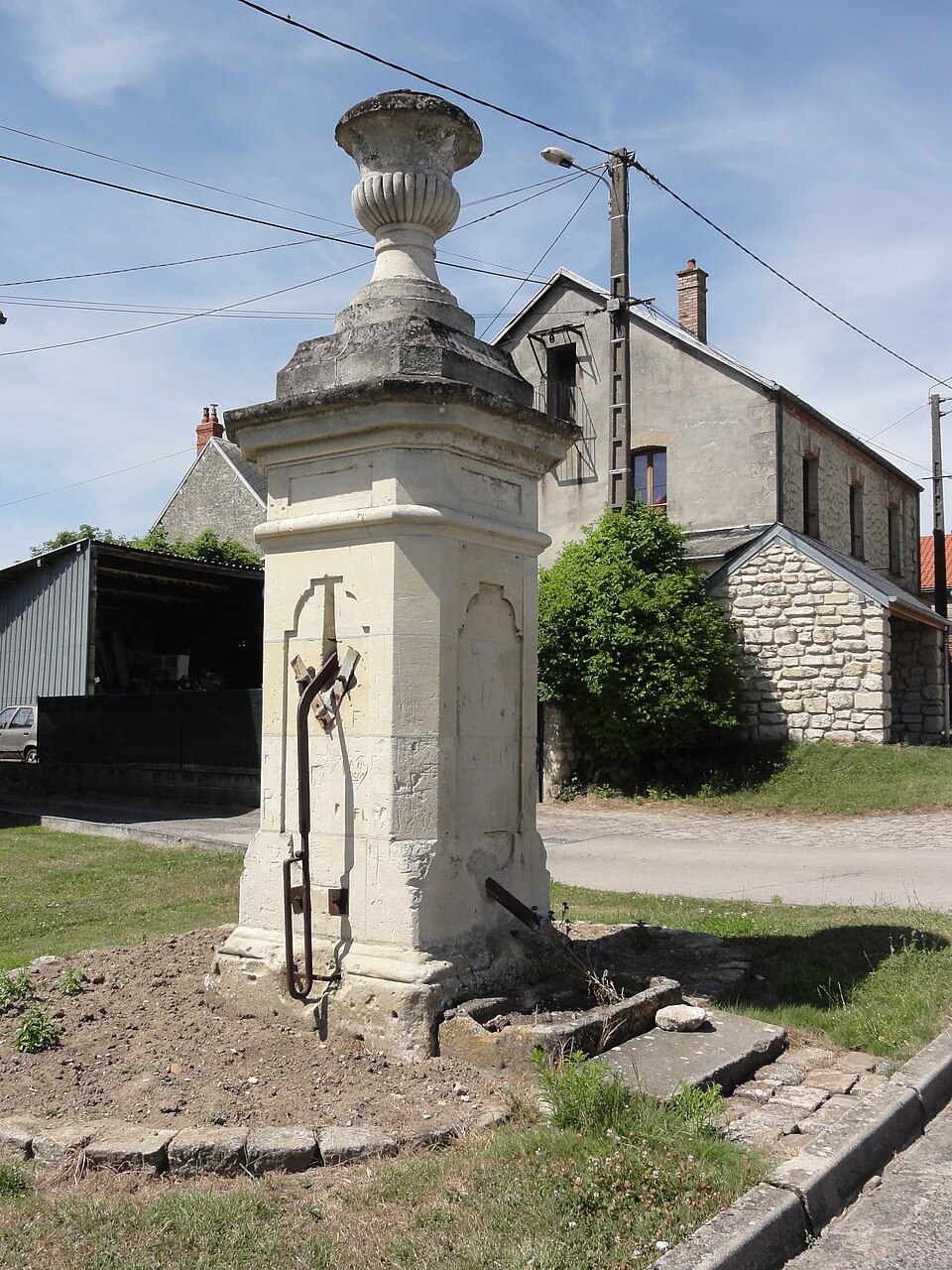 Colligis — Crandelain (Aisne) pompe de Colligis