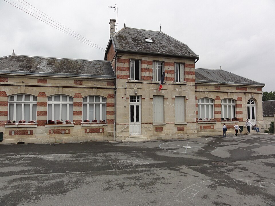 Crécy — au — Mont (Aisne) mairie — école