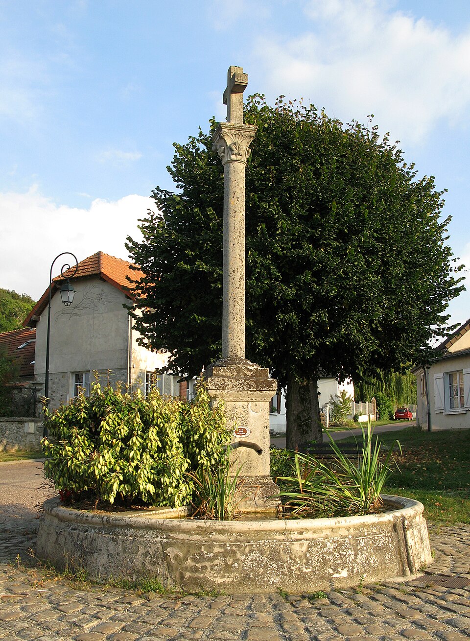 La Croix — sur — Ourcq fontaine 1