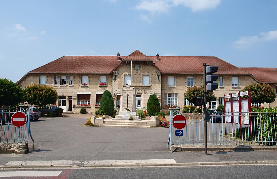 Crouy — FR — 02 — mairie — 07
