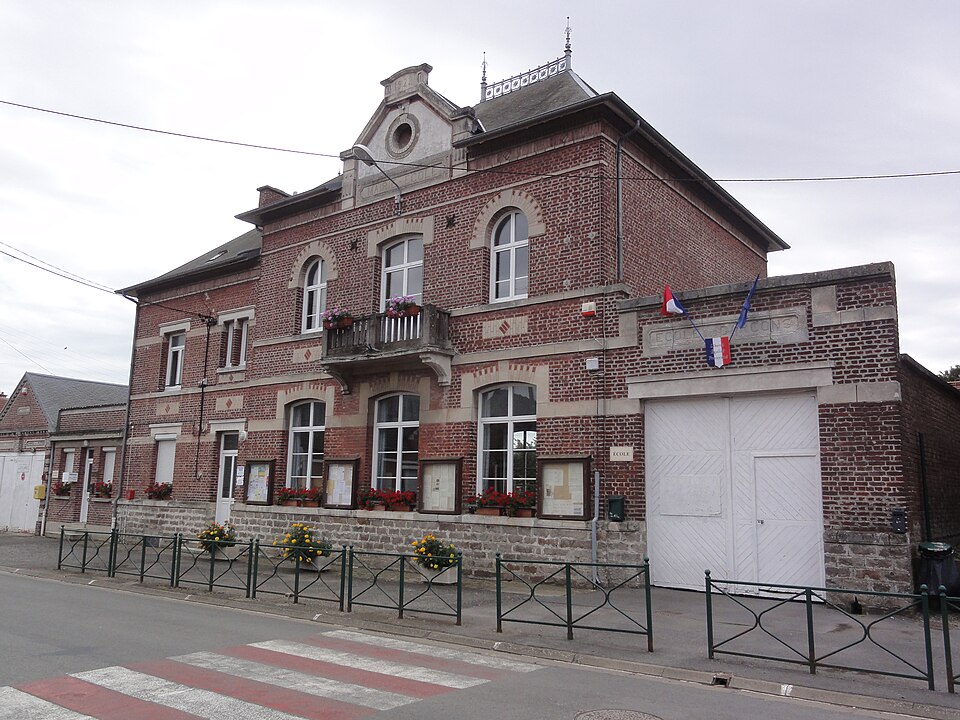 Cugny (Aisne) mairie — école (02)