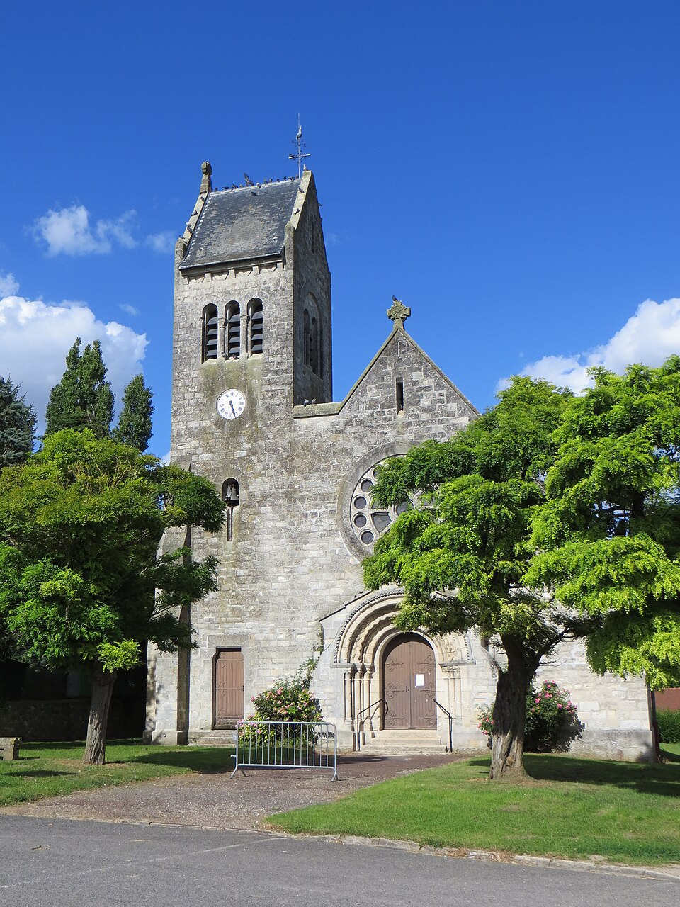 Dammard — Église Saint — Médard 1