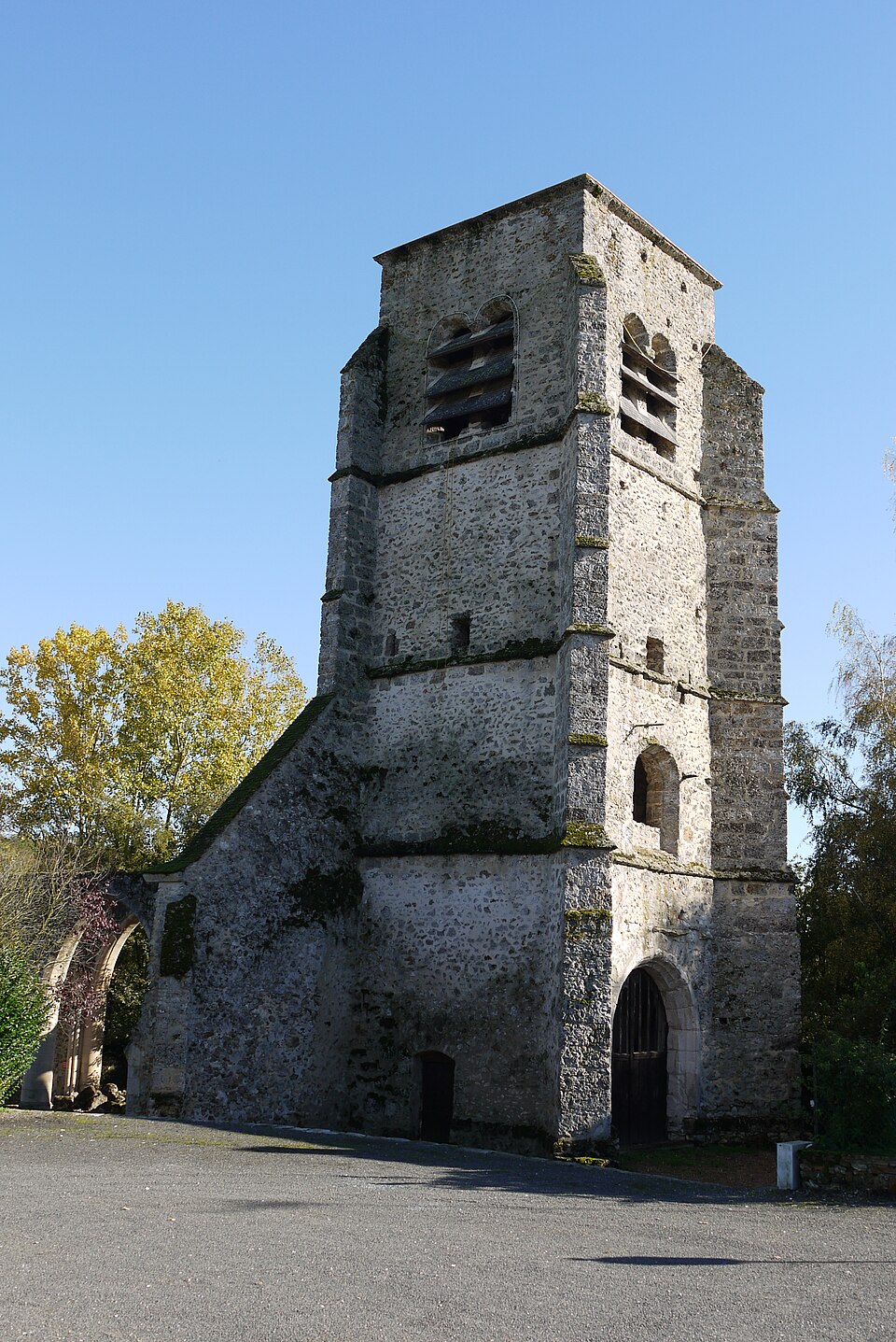 Église Saint — Cyr — et — Sainte — Julitte de L'Épine — aux — Bois (2)