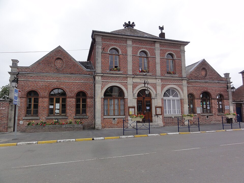 Étréaupont (Aisne) mairie — école