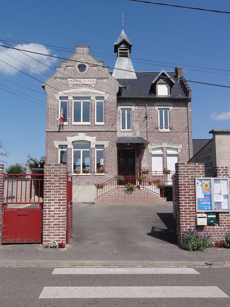 Guivry (Aisne) mairie — école