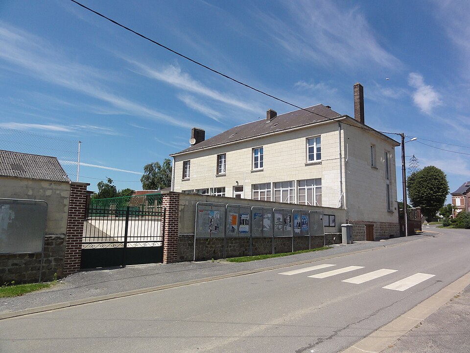 Housset (Aisne) mairie — école