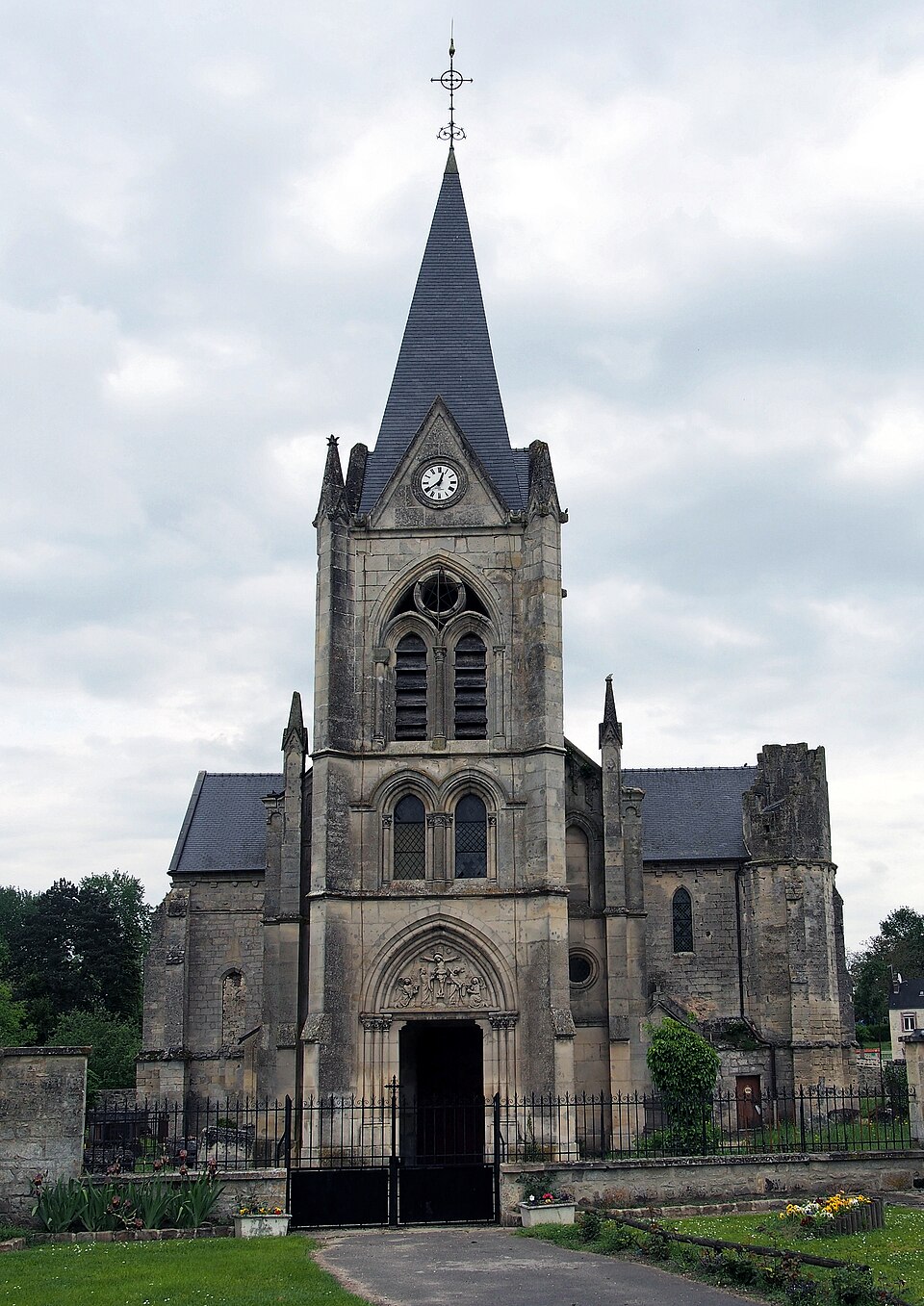 Église Saint — Nicolas de Laval — en — Laonnois — Façade