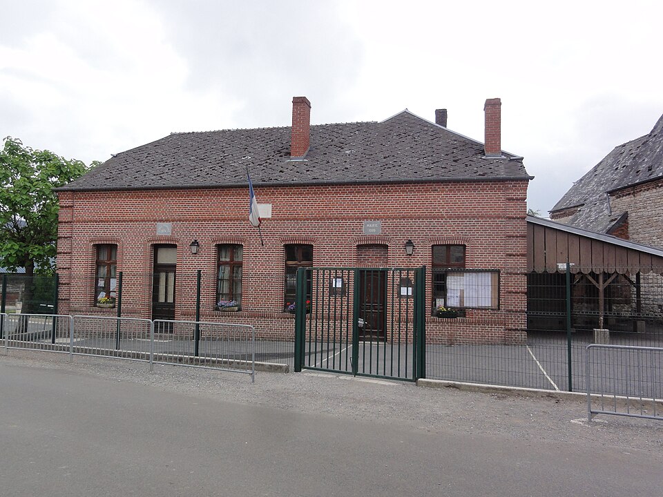 Leuze (Aisne) mairie et école