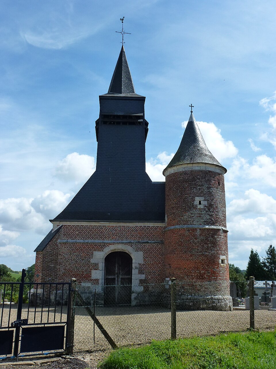 Logny — lès — Aubenton (Aisne) église Saint — Rémi, façade