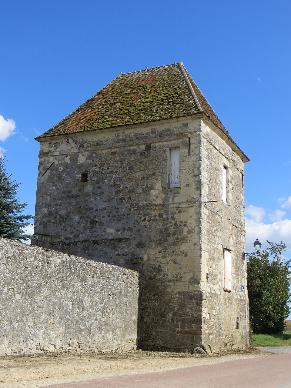 Macogny — Ferme de Macogny — Pavillon carré