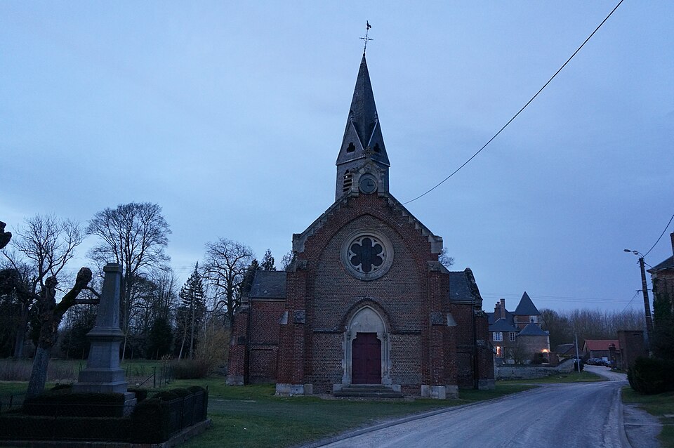 Monument aux morts Missy église 08131