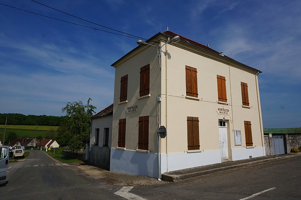 Montafaucon Mairie 03893