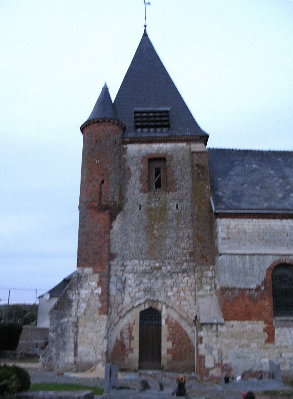 Noircourt église fortifiée (clocher façade Sud) 1