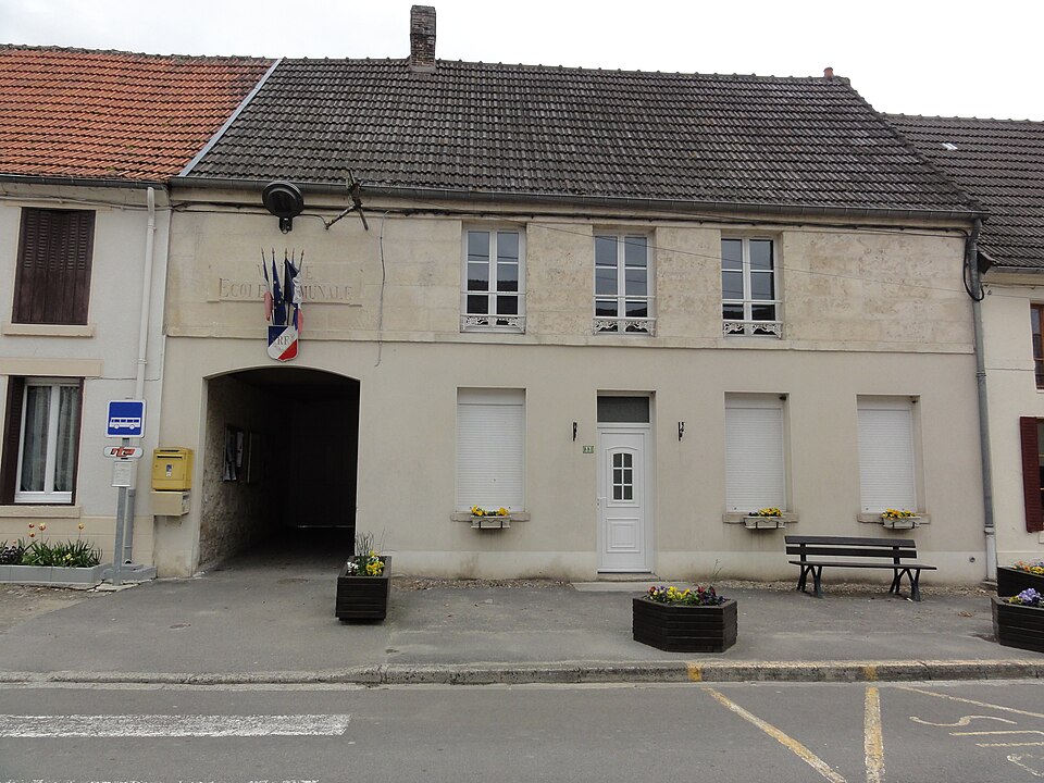 Parfondru (Aisne) mairie — école