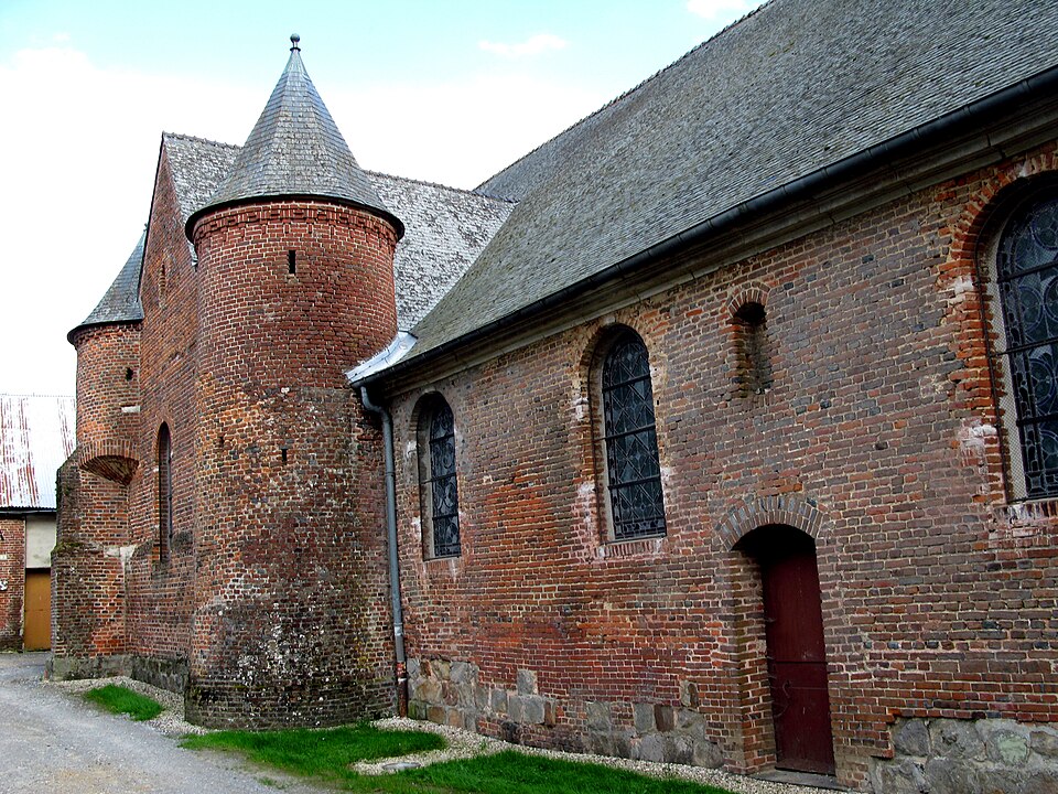 Plomion église fortifiée (façade nord) 1