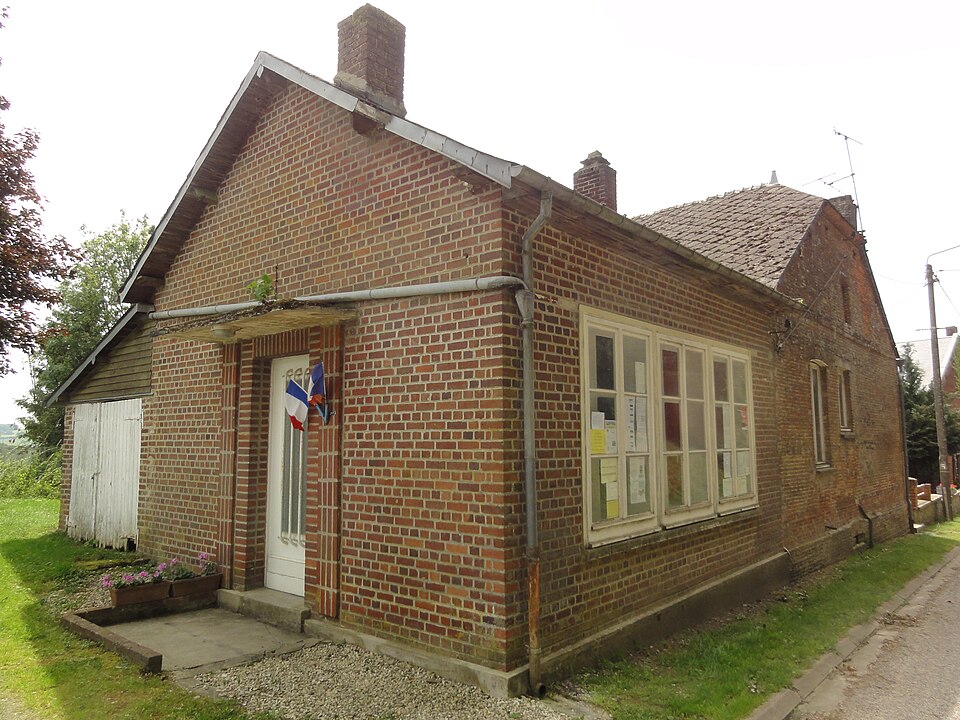 Rouvroy — sur — Serre (Aisne) mairie et ancienne école