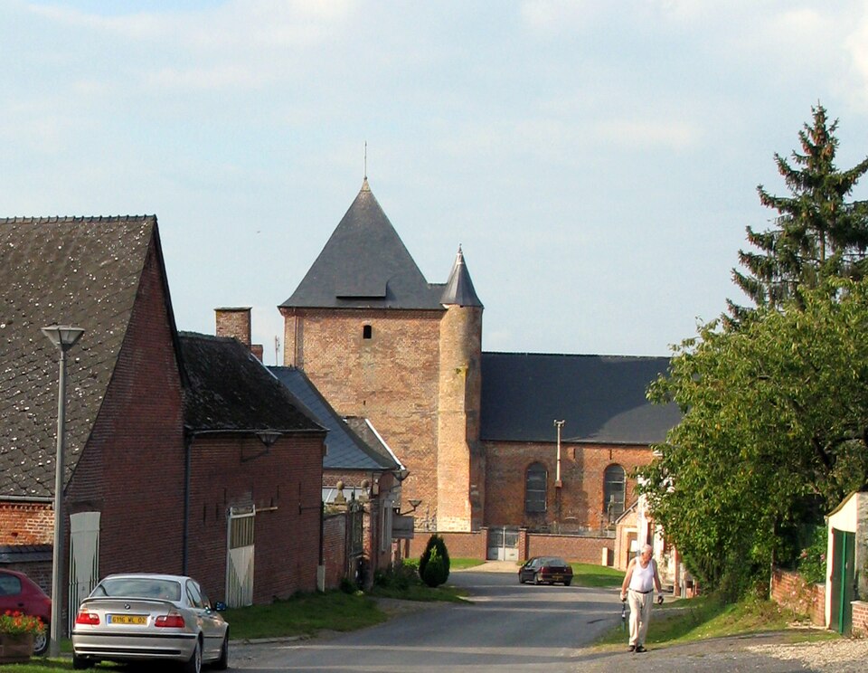 Saint — Algis église fortifiée (sud) 1