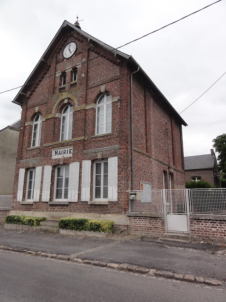 Toulis — et — Attencourt (Aisne) mairie
