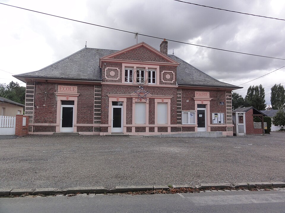 Vaux — en — Vermandois (Aisne) mairie — école