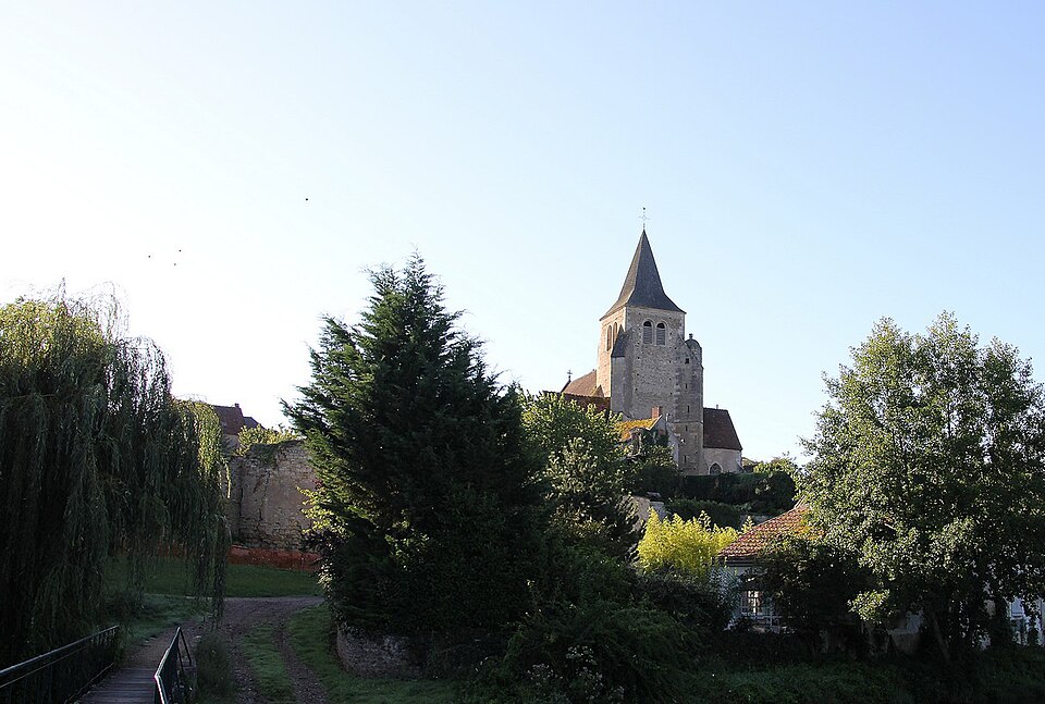 Eglise d'Ainay le Chateau (1)