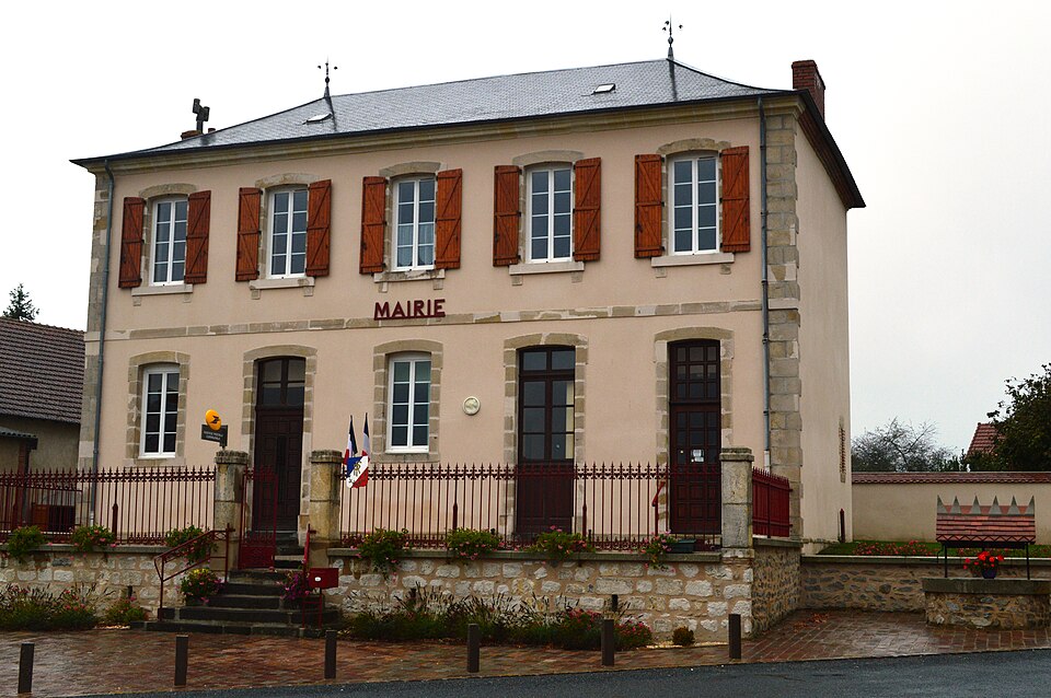 Arpheuilles — Saint — Priest Mairie