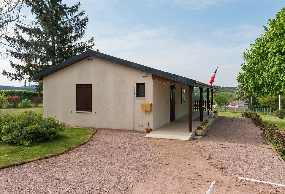 Town hall of Barrais — Bussolles (3)