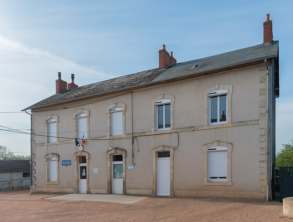 Town hall of Chamberat (1)