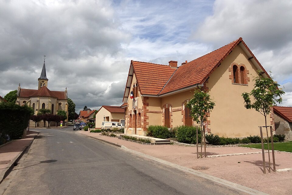 Cindré (Allier) — Mairie et église